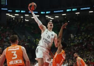 ¡El Real Madrid ya está en la final de la Euroliga! Vence a Valencia Basket en el duelo de españoles de la Final Four (105-90)
